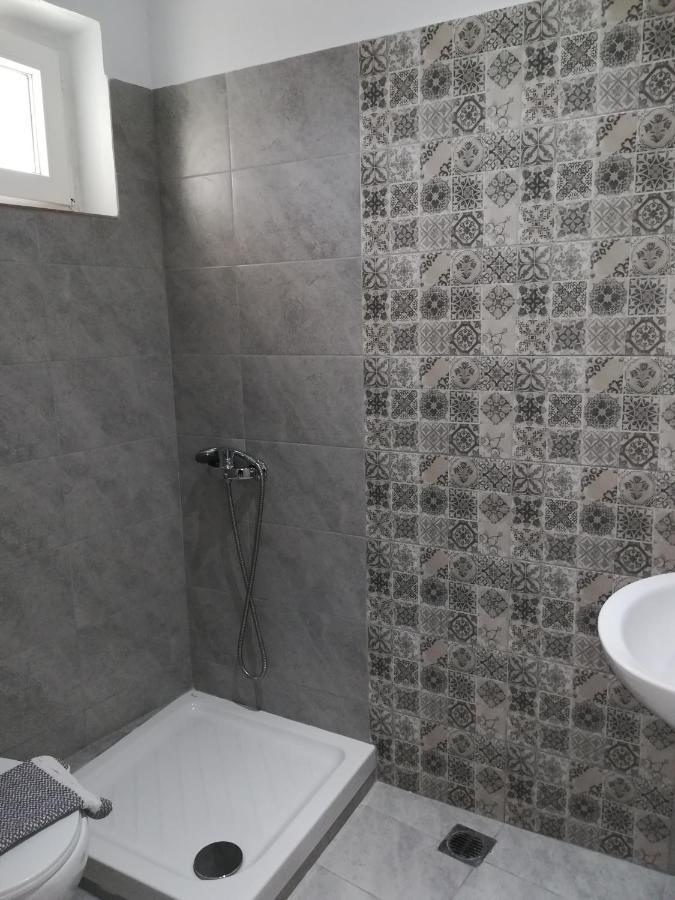 Demi Studios Amolianí Luaran gambar