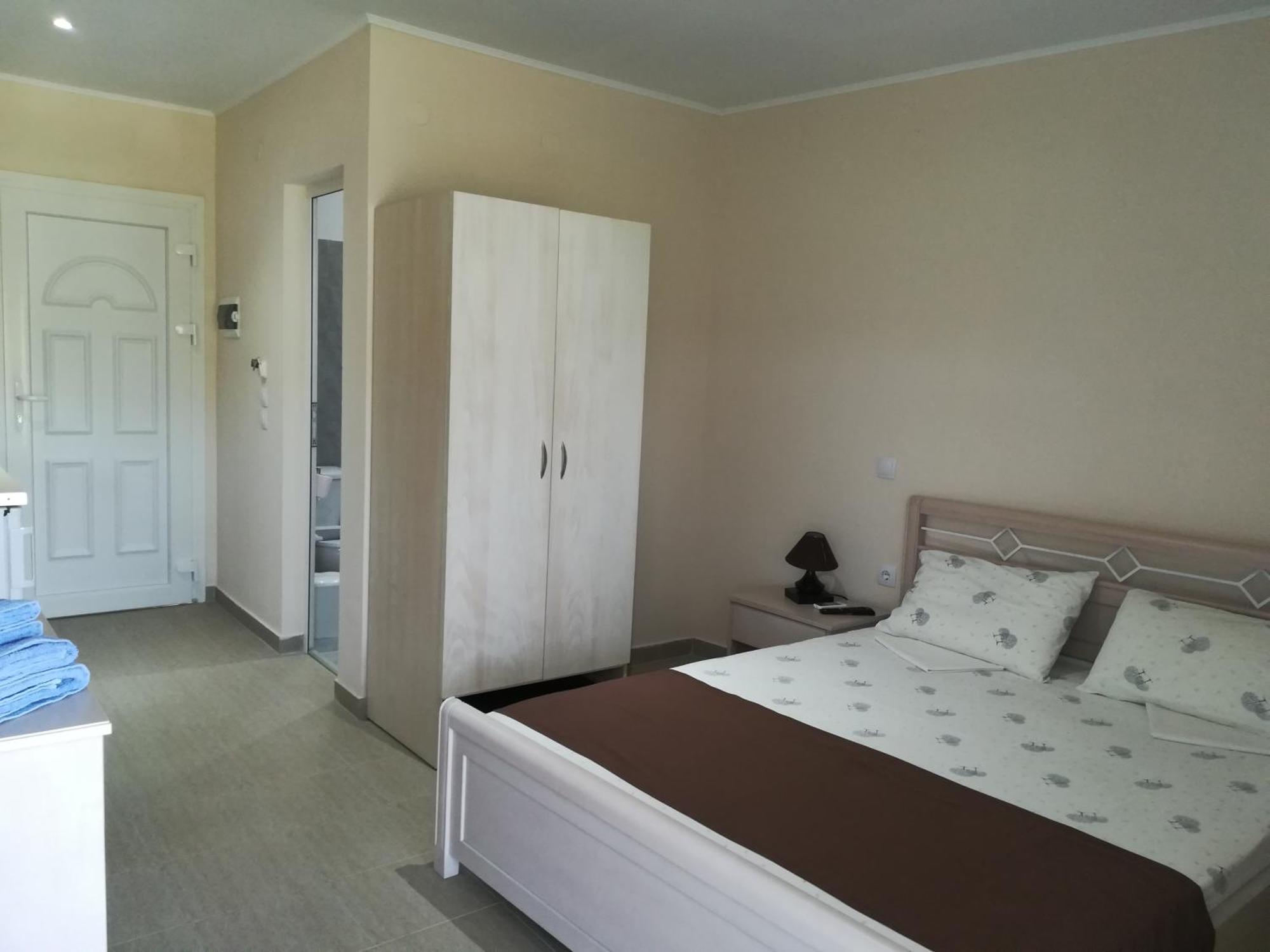 Demi Studios Amolianí Bilik gambar