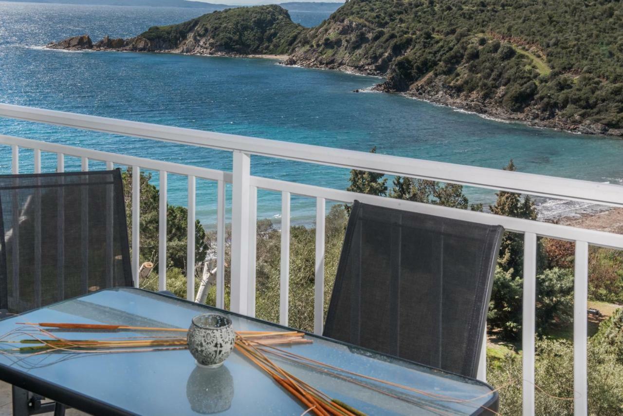 Demi Studios Amolianí Luaran gambar